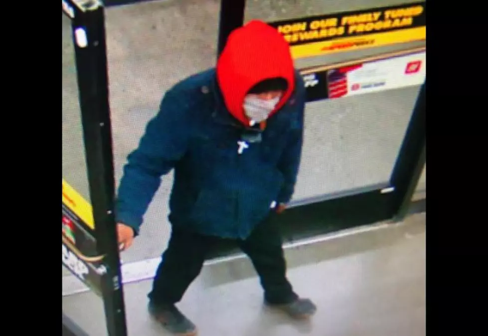 Multiple Fraud Suspect&#8217;s Hoodie Looks Like Match Tip