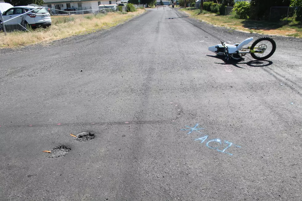 Dirt Bike Rider Blows Stop Sign Near Moses Lake, Dies in Crash
