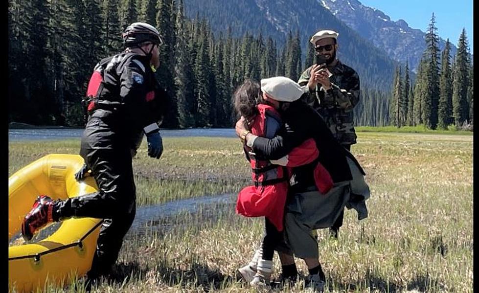 10-Year-Old Girl Lost Near Cle Elum Reunited With Family [Images]