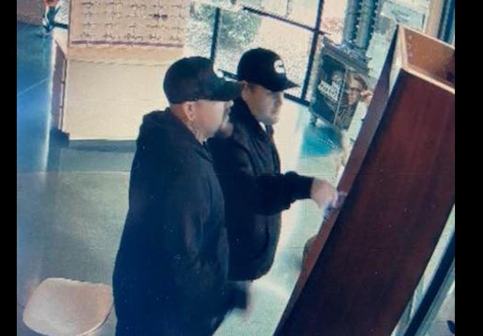 Kennewick Police Seeking Two Robbery Suspects, Assaulted Workers