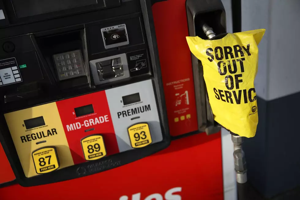 Moses Lake Driver Takes Nozzle and Gas Pump With Them –Doesn’t Stop!