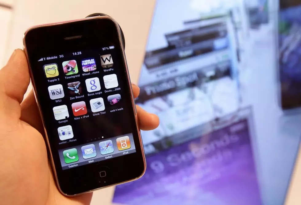 WA Governor’s Proposed School Plan Would Take Away Your Kids Cellphone