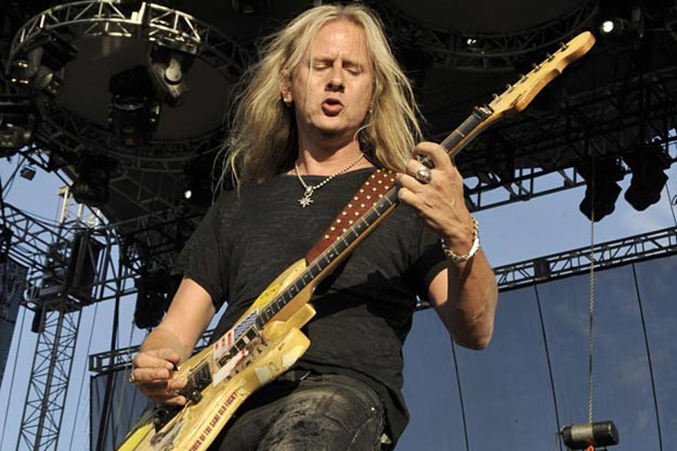Alice in Chains’ Jerry Cantrell Offers Latest on Band’s Upcoming Album