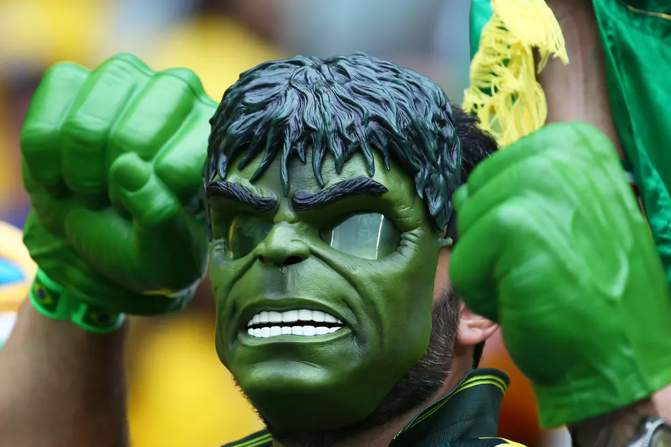 News Station Puts Flood Coverage on Hold for Hulk Statue [VIDEO]
