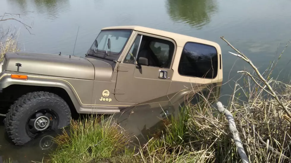 Jeep Driver Forgets To Set Emergency Brake, Rolls Into Lake Near Ellensburg