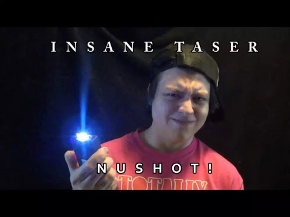 Jackass Wannabe Executes An Epic Taser Nutshot!