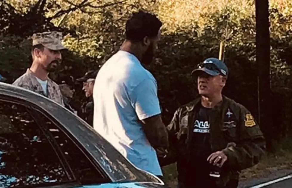 Seahawks&#8217; Bennett Spotted Speaking With Veterans Gathered Outside Practice Facility