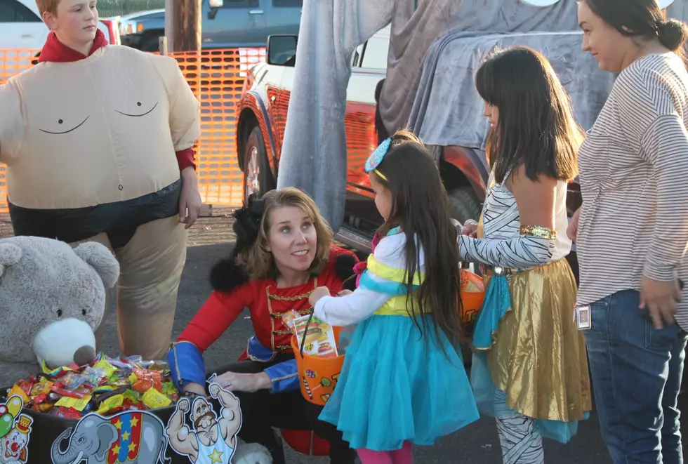 Steve Hahn’s Third Annual Trunk or Treat is Yakima’s Biggest Halloween Party! [PHOTOS]