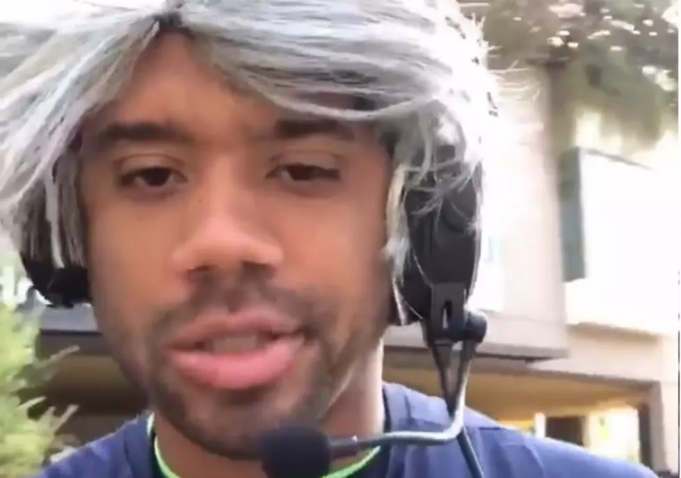 Seahawks&#8217; Russell Wilson Dresses As Pete Carroll For Halloween Visit To Seattle Children&#8217;s
