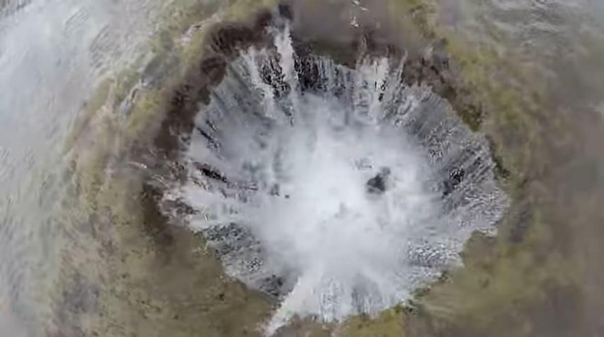 Oregon’s Weird Lake Seasonal Magic Trick