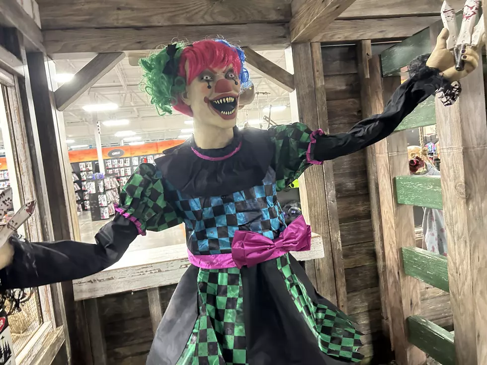 Spirit Halloween Opens in Union Gap With Tons of Scares