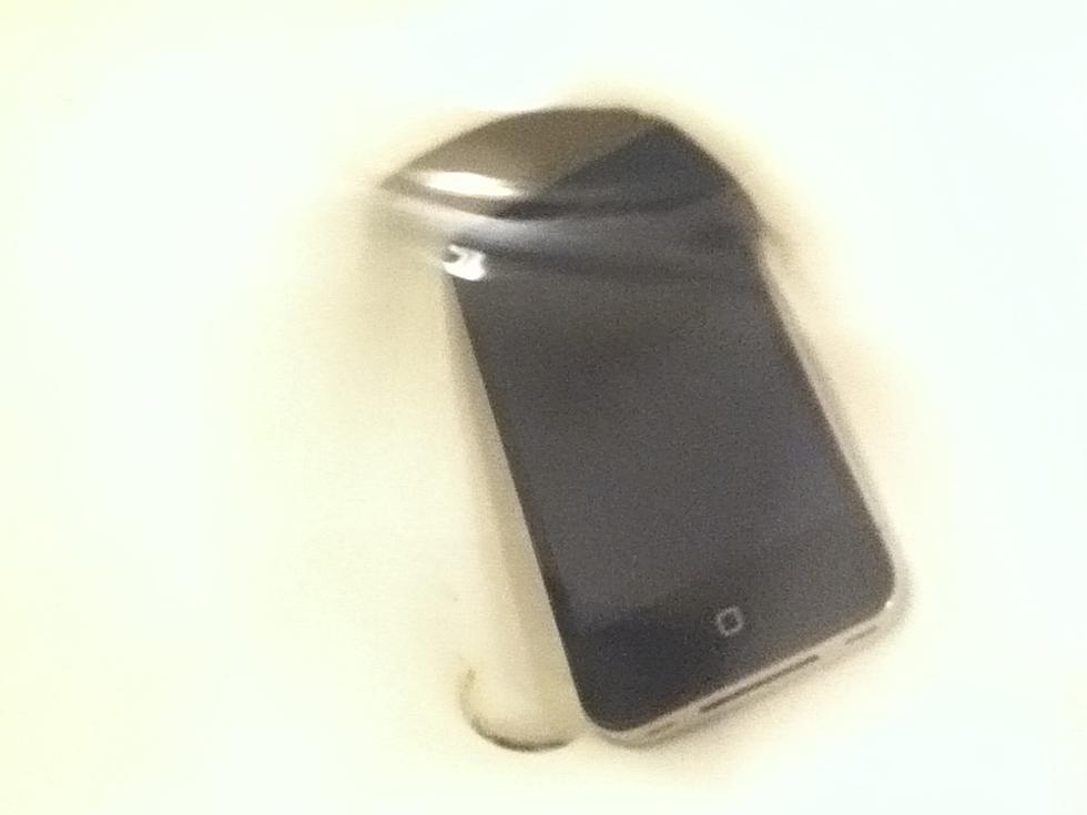 What To Do When You Drop Your iPhone In The Toilet