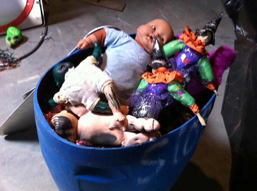 I Found a Creepy Bucket of Dolls at Terror on the Ave [VIDEO]