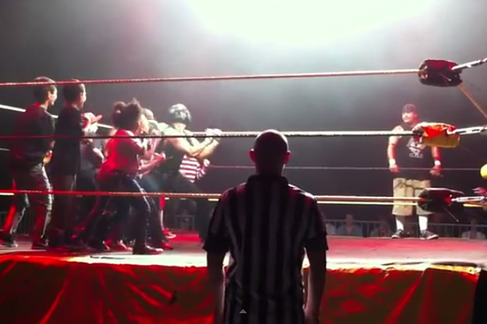 Kids Dancing in Wrestling Ring are Ready to Fight When Rudely Interrupted [VIDEO]