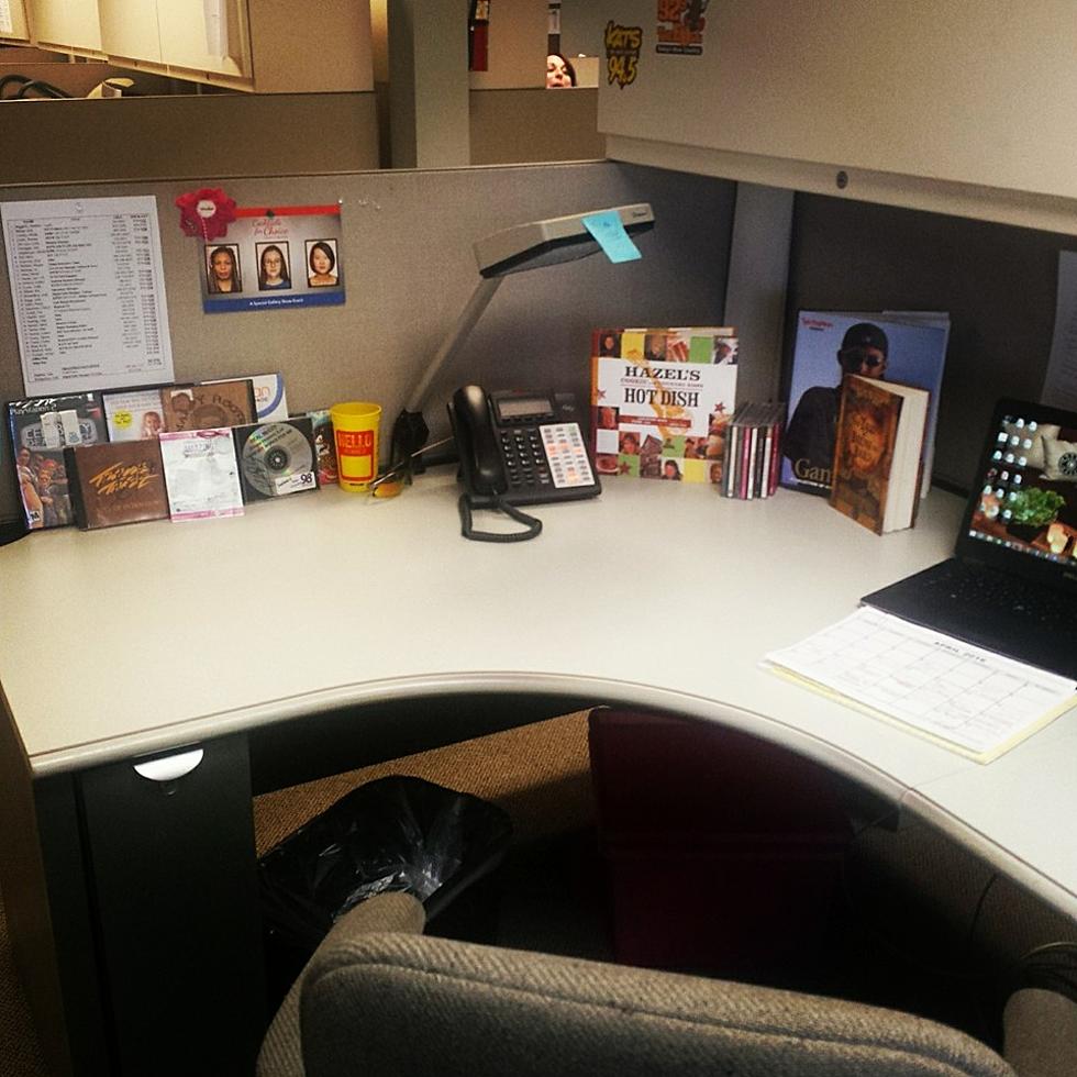 Is Your Desk Clean Or Messy? Show Us Your Cubicle!