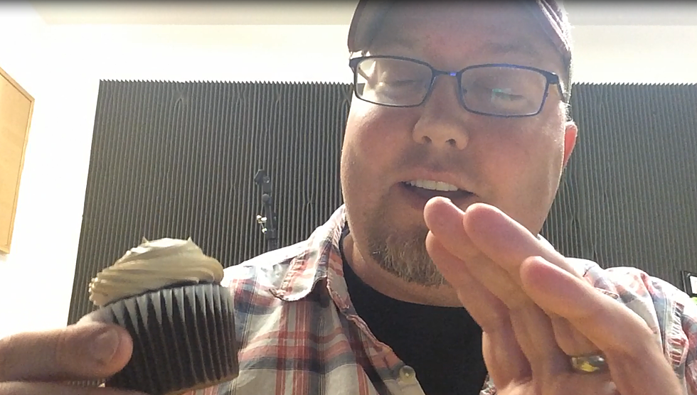 The Best Way to Eat a Cupcake [VIDEO]
