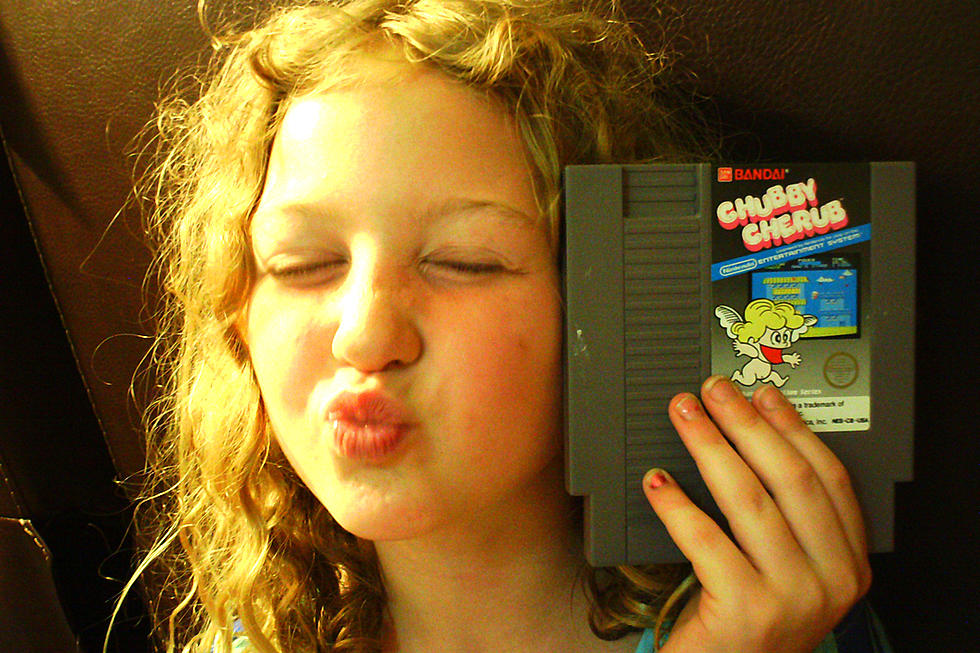 Laura Plays the NES Classic ‘Chubby Cherub’ for the First Time