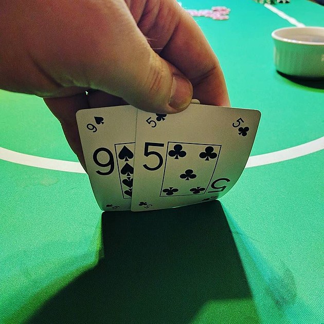 Hosting Poker Night? Here are Alternatives to Cash to Bet