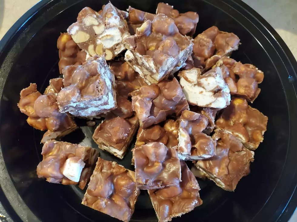 Five Ingredient Rocky Road Fudge That Will Knock Your Socks Off