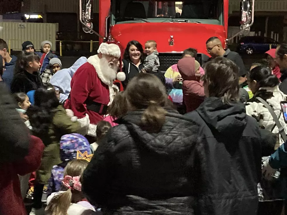 Time to Celebrate! Santa Has Arrived at Valley Mall in Union Gap