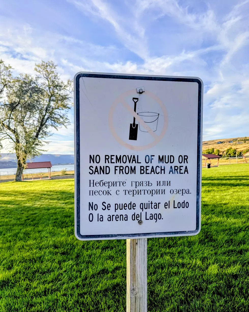Sign at the Beach in Soap Lake that says Don't Take the Mud or the Sand