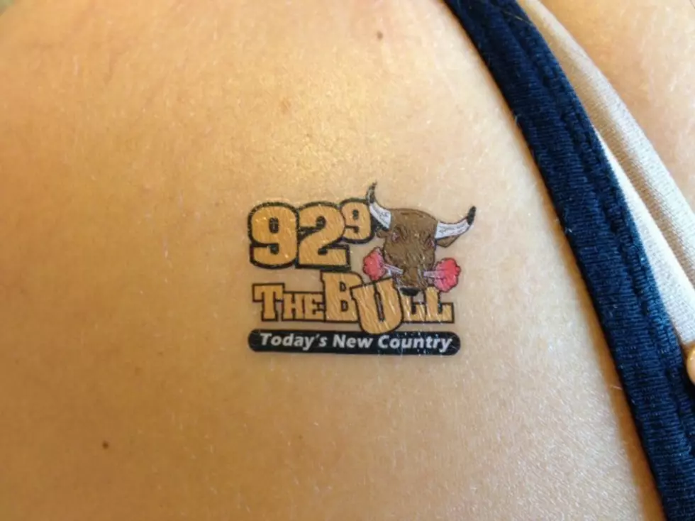 How to Apply a 92.9 The Bull Tattoo