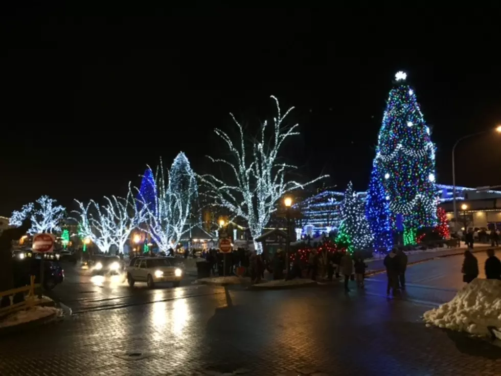 Leavenworth's lights are on!