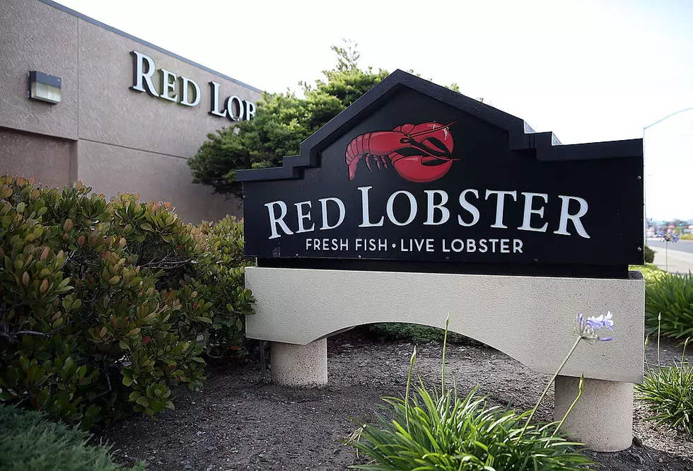 Win $15 to Red Lobster All Week With Gunner & Cheyenne!