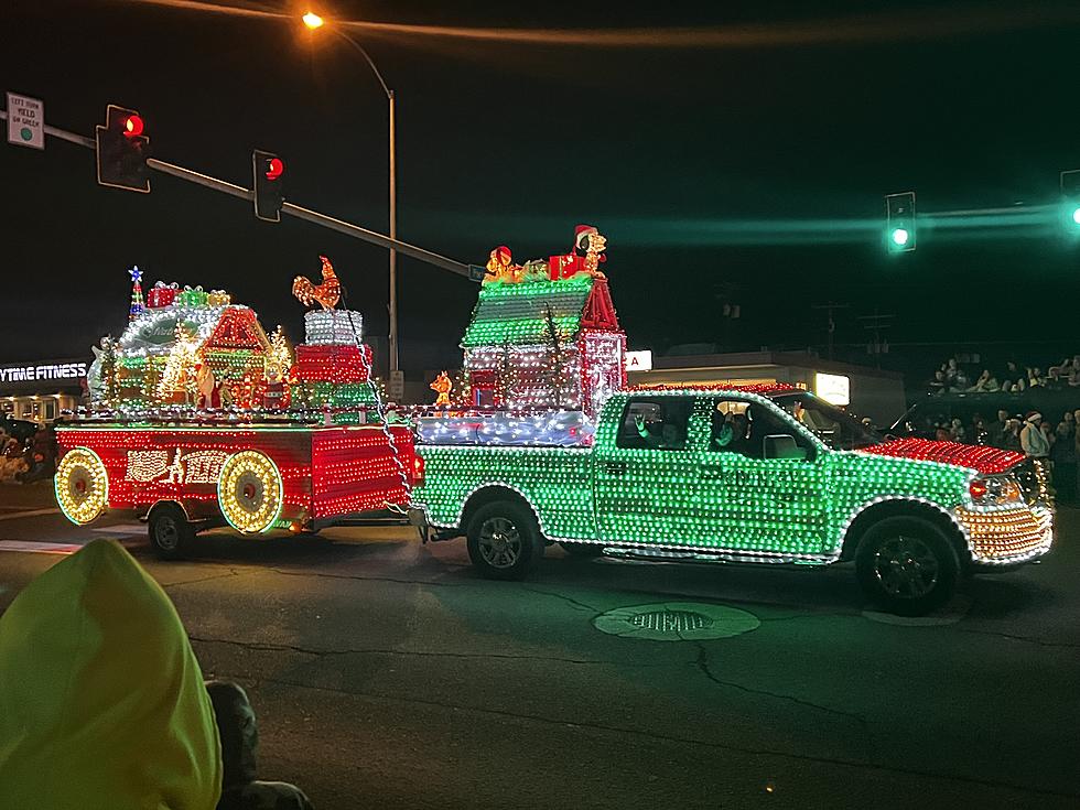 Here’s What You Missed from Selah’s Beautiful Christmas Light Parade