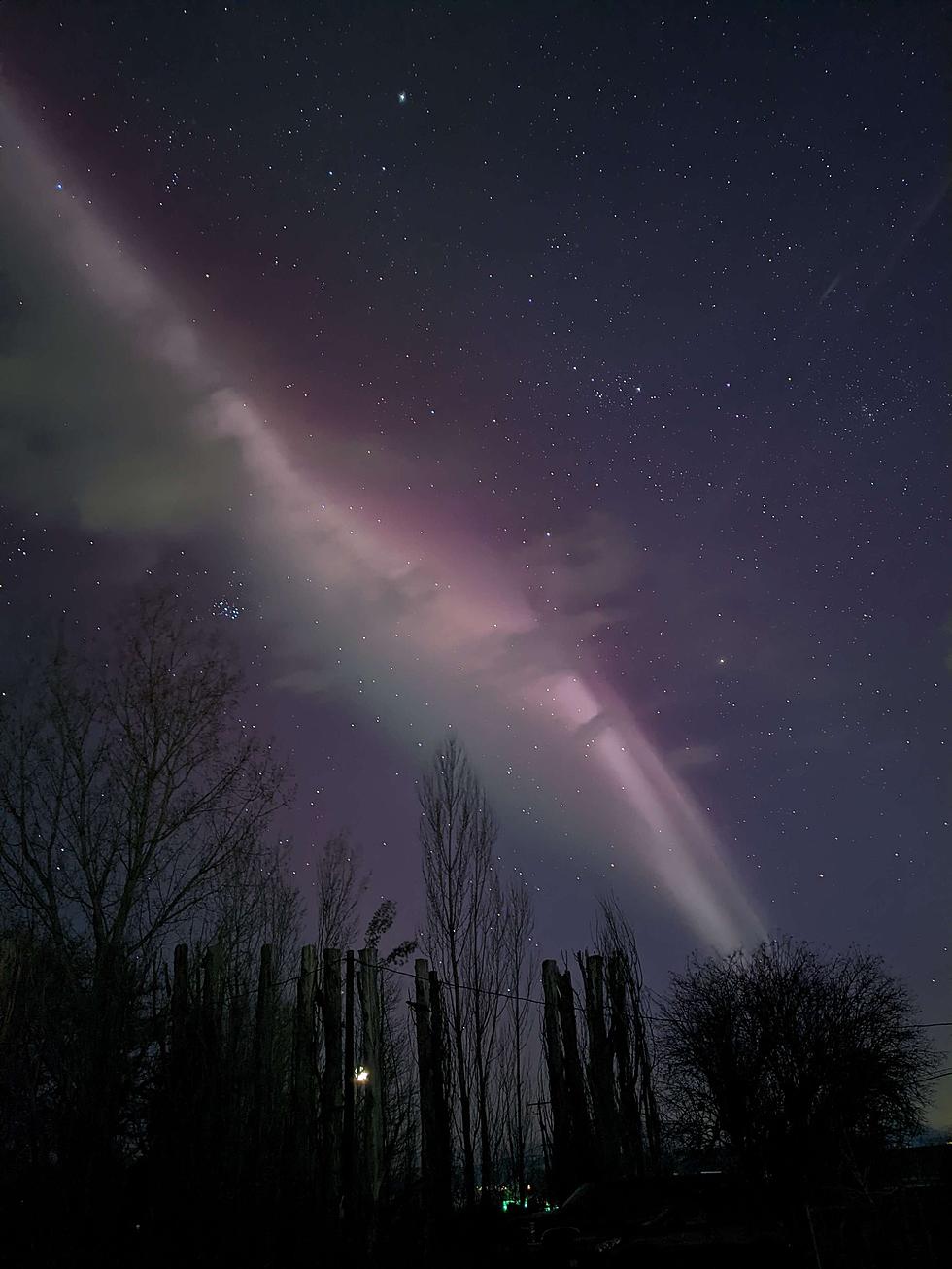 Yakima’s Night Sky Lit Up with Rare, Aurora-Like Phenomenon [PHOTOS]