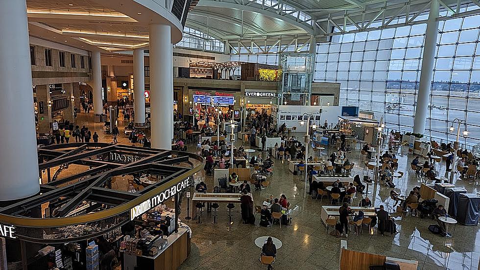 SeaTac’s Latest Eatery Lets You Watch Planes While Enjoying Your Meal from the 2nd Floor