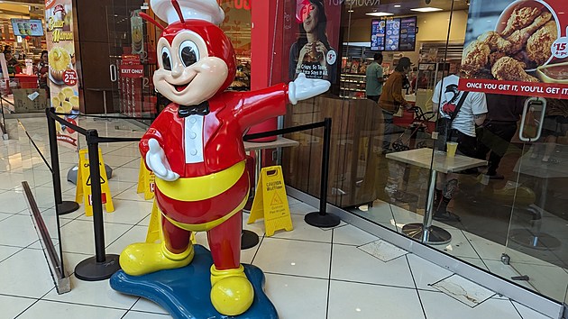 Is Jollibee&#8217;s Chicken Worth Waiting in Line For?