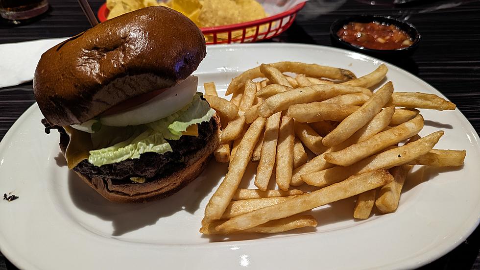 If You Love Heat, This &#8216;Fuego Burger&#8217; is Found at an Unlikely Place in Yakima