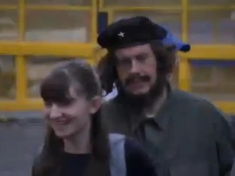 Stephen Colbert Goes Undercover at Wall Street as Che Guevara [VIDEO]