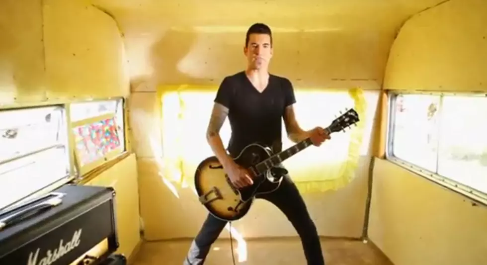 Theory Of A Deadman &#8211; &#8220;Lowlife&#8221; [VIDEO]