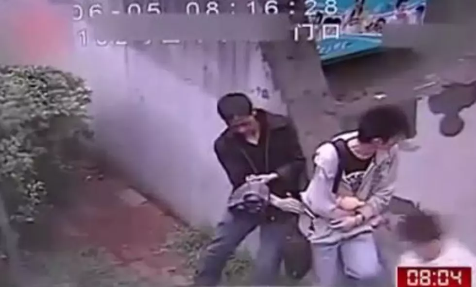 Chinese Chopstick Pickpocket, Say That 5 Times Fast [VIDEO]