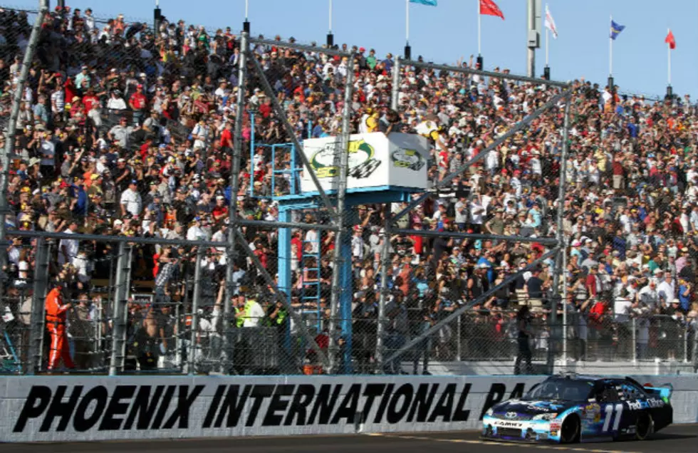 NASCAR &#8211; Denny Hamlin Wins at Phoenix [PICTURES]