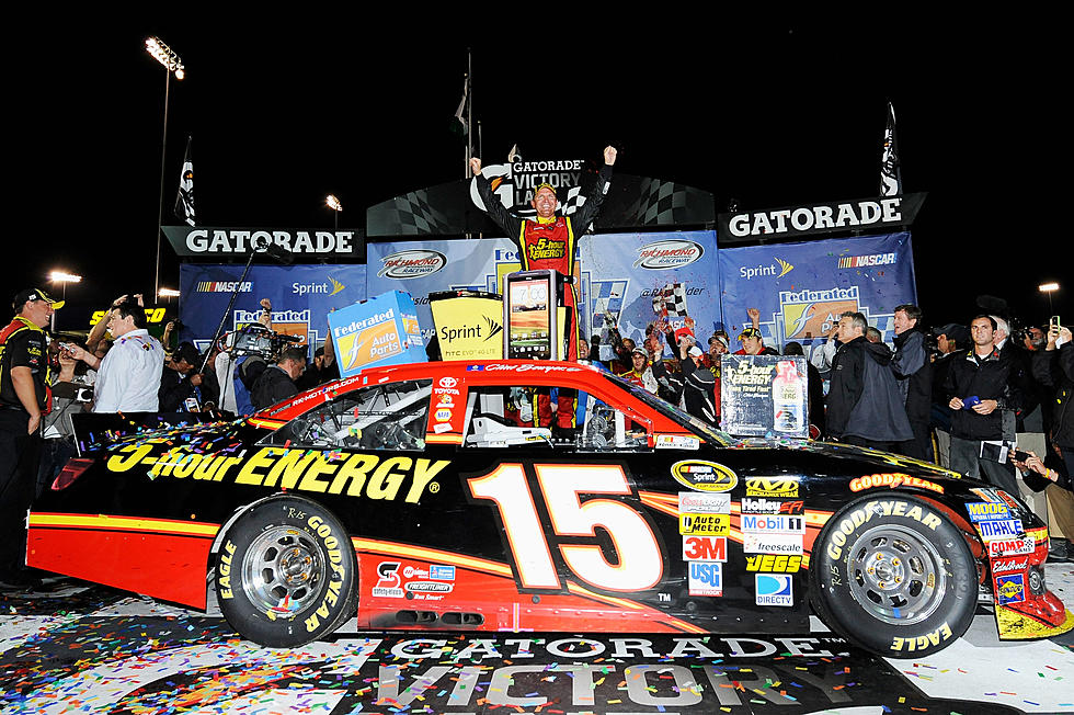 NASCAR – Clint Bowyer Wins at Richmond, Setting Up The Chase for the Sprint Cup Championship [PICTURES]