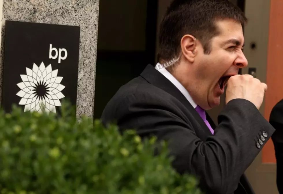 Guy Sets Out to Prove That Yawning Could Be the Most Contagious Prank Ever [VIDEO]