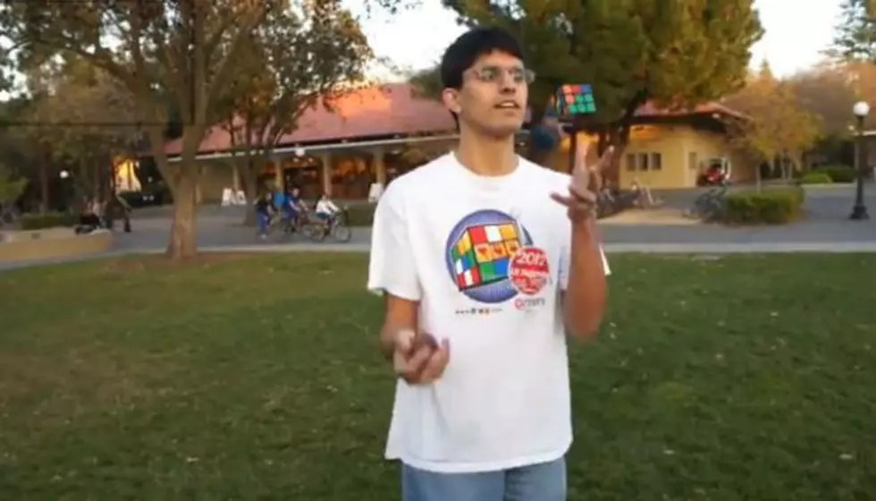 Watch Incredible Video of Man Solving a Rubik’s Cube While Juggling