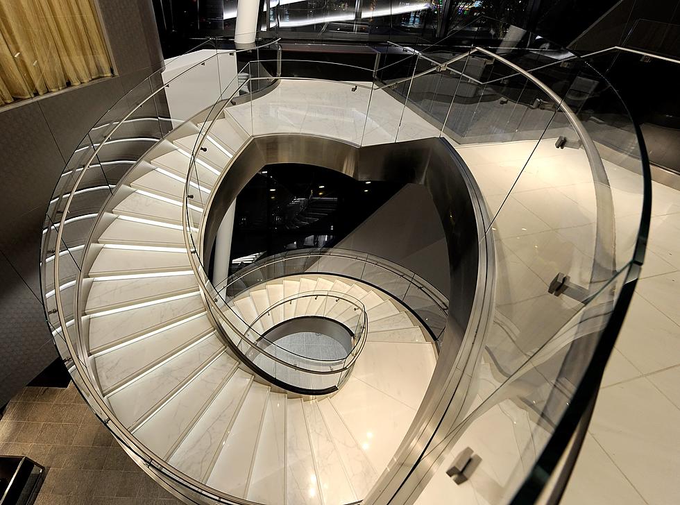 Incredible Staircase Illusion Will Leave You Scratching Your Head