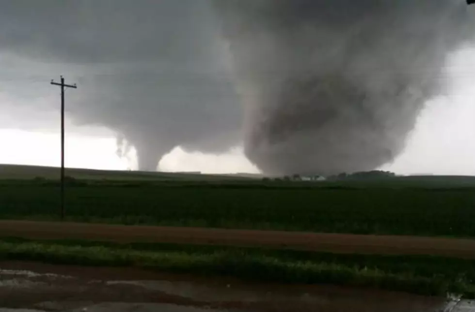 Amazing Footage of Twin Tornadoes in Nebraska