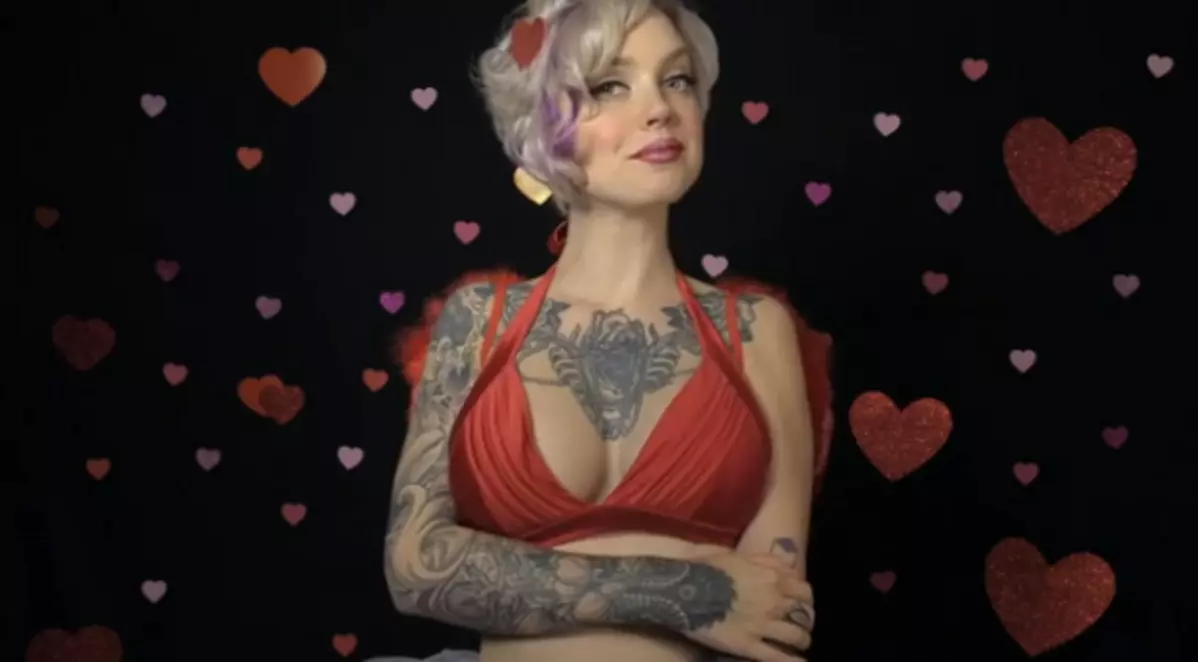 VIDEO: Boobs bounce to Mozart!