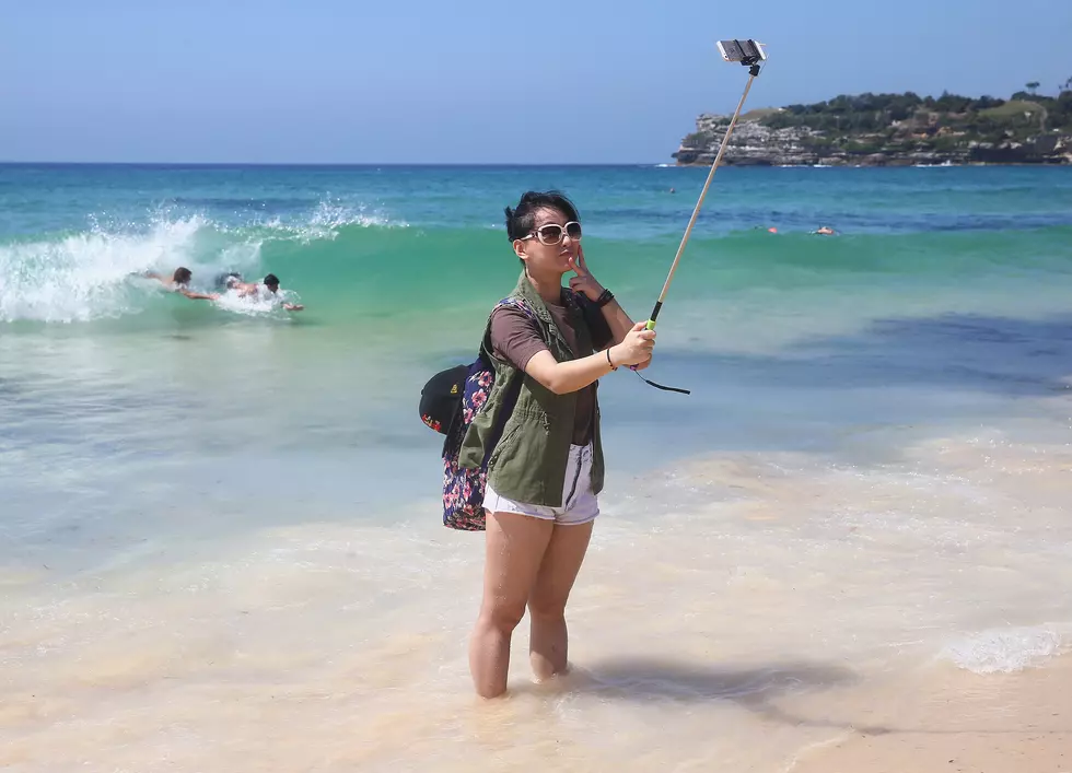Pizza Hut PSA Hilariously Shows the Dangers of Selfie Sticks