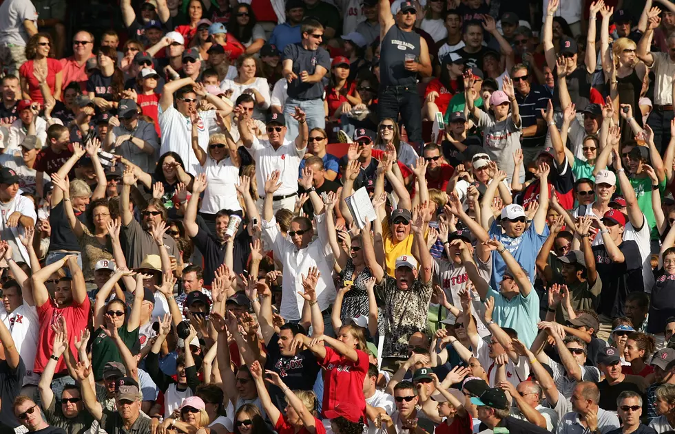 Baseball Fan Apparently Hates ‘The Wave’ in This Funny Video