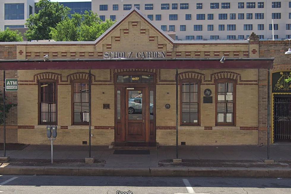 This is the Oldest Bar in Texas
