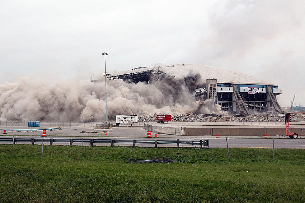 Remember When Dallas Cowboys&#8217; Texas Stadium in Irving Was Demolished?