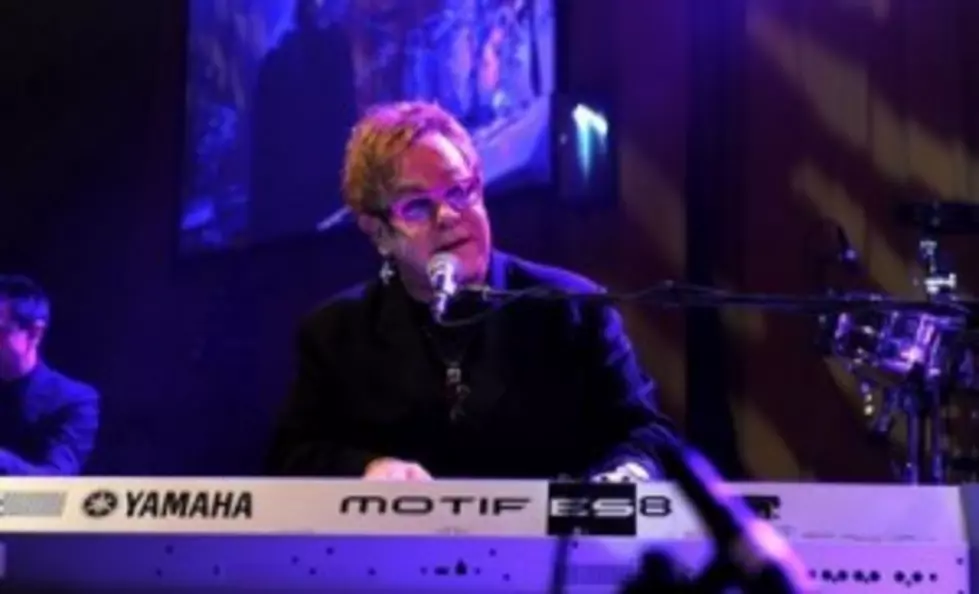 Elton John To Host Saturday Night Live