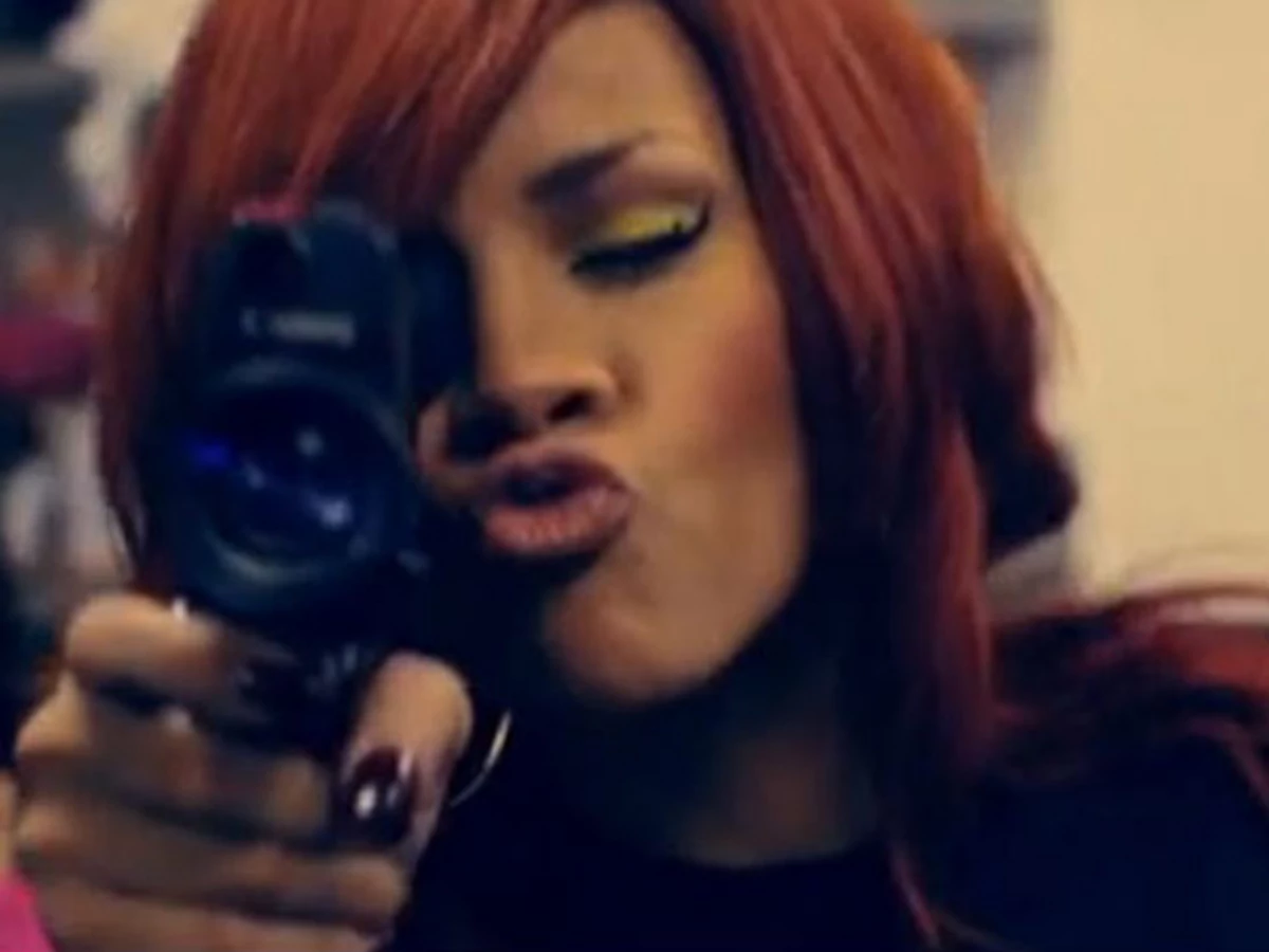 Watch Rihanna’s ‘Cheers (I’ll Drink to That)’ Music Video Watch Rihanna’s ‘Cheers (I’ll Drink to That)’ Music Video