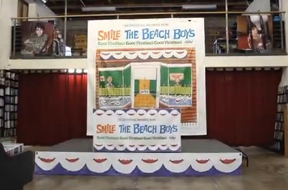 Brian Wilson Signs Copies Of The New Beach Boys ‘Smile’ For Fans [VIDEO]